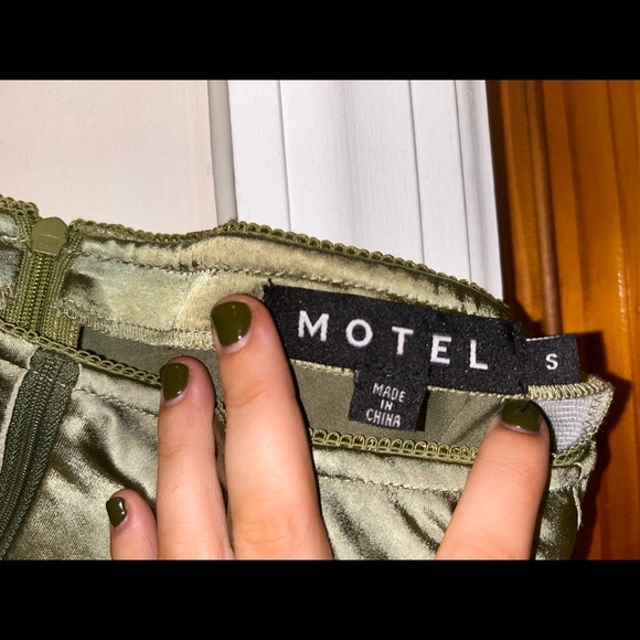 Urban Outfitters Green Zipper Midi Skirt - Picture 4 of 4